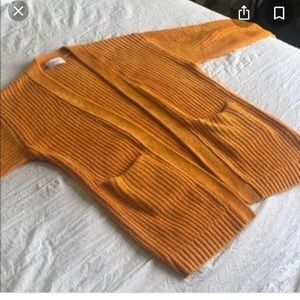 Aritzis Rourke sweater- oversized fit.